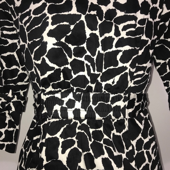 Talie Classic B&W Animal Print Padded BeltedBlazer - Picture 9 of 10